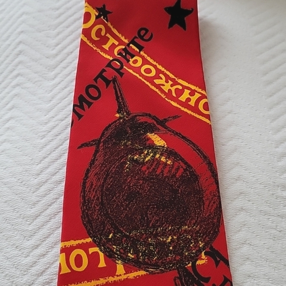 The Beatles Back in the USSR Silk Tie - Picture 4 of 7
